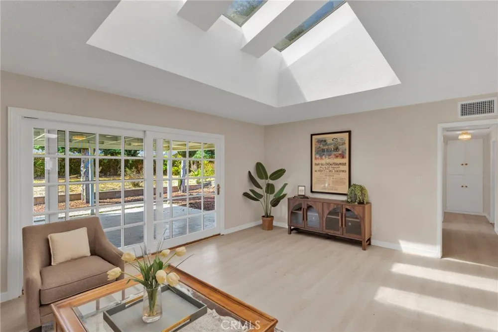 1534 Wallace Street Simi Valley, CA 93065