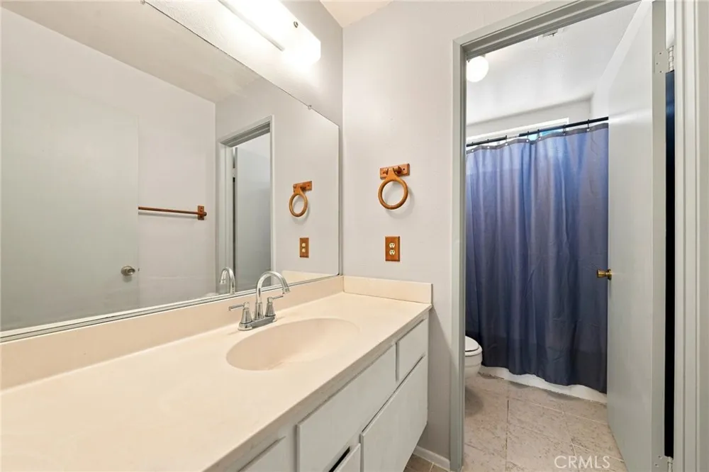 1522 Creekside Drive San Bernardino, CA 92407