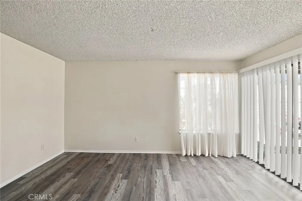 1522 Creekside Drive San Bernardino, CA 92407