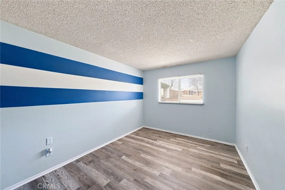 1522 Creekside Drive San Bernardino, CA 92407