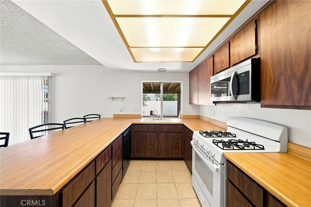 1522 Creekside Drive San Bernardino, CA 92407