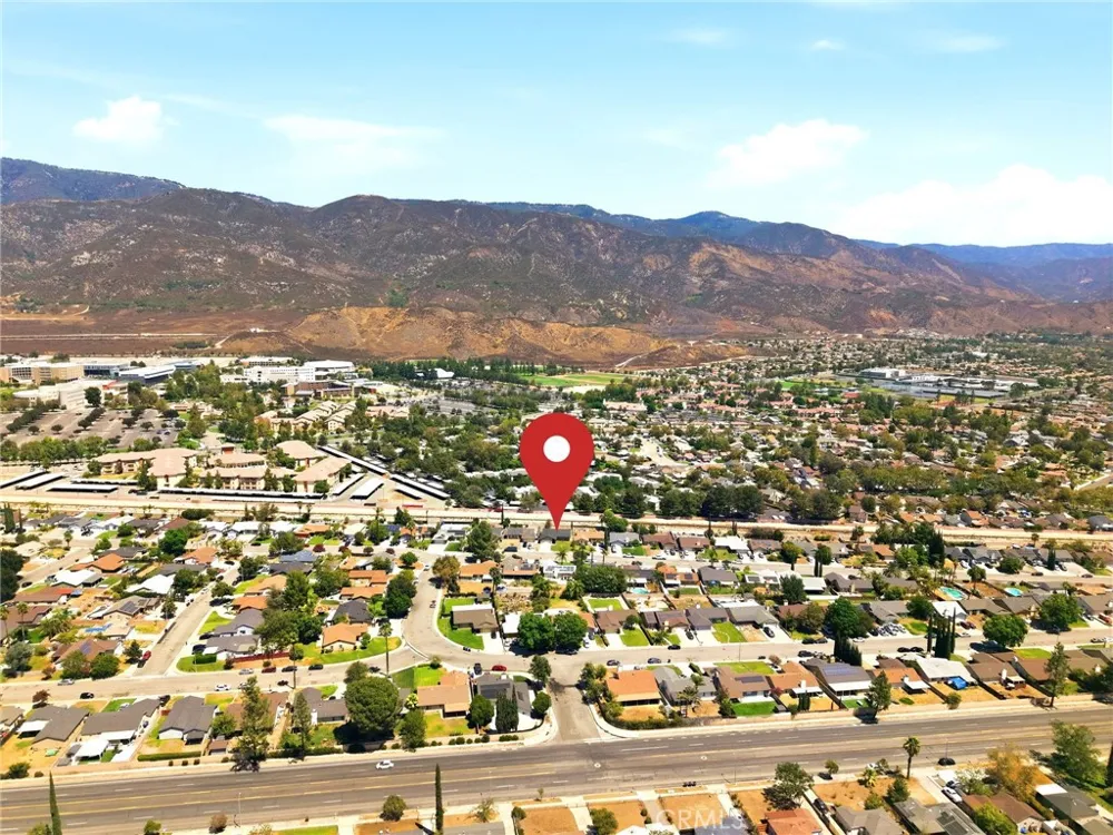 1522 Creekside Drive San Bernardino, CA 92407