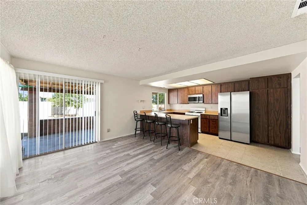 1522 Creekside Drive San Bernardino, CA 92407