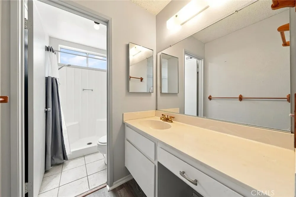 1522 Creekside Drive San Bernardino, CA 92407