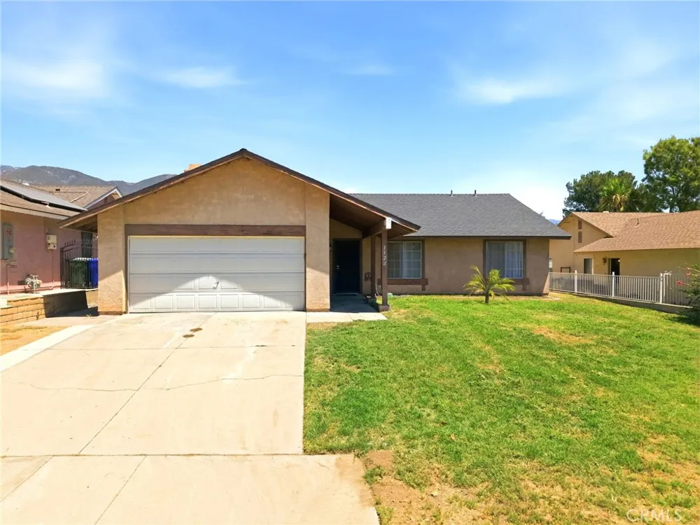 1522 Creekside Drive San Bernardino, CA 92407