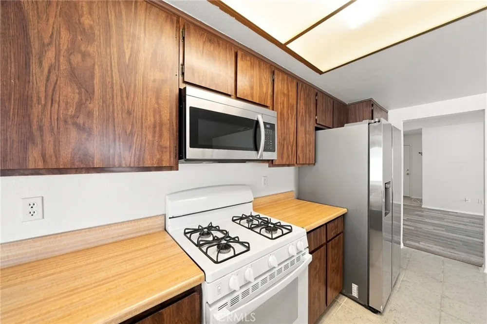 1522 Creekside Drive San Bernardino, CA 92407