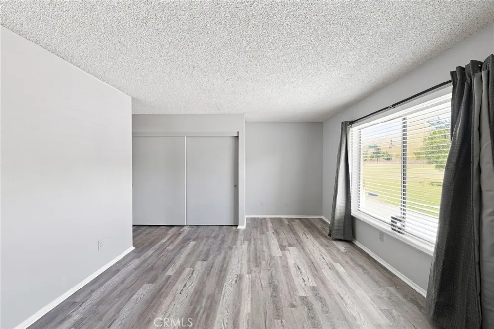 1522 Creekside Drive San Bernardino, CA 92407