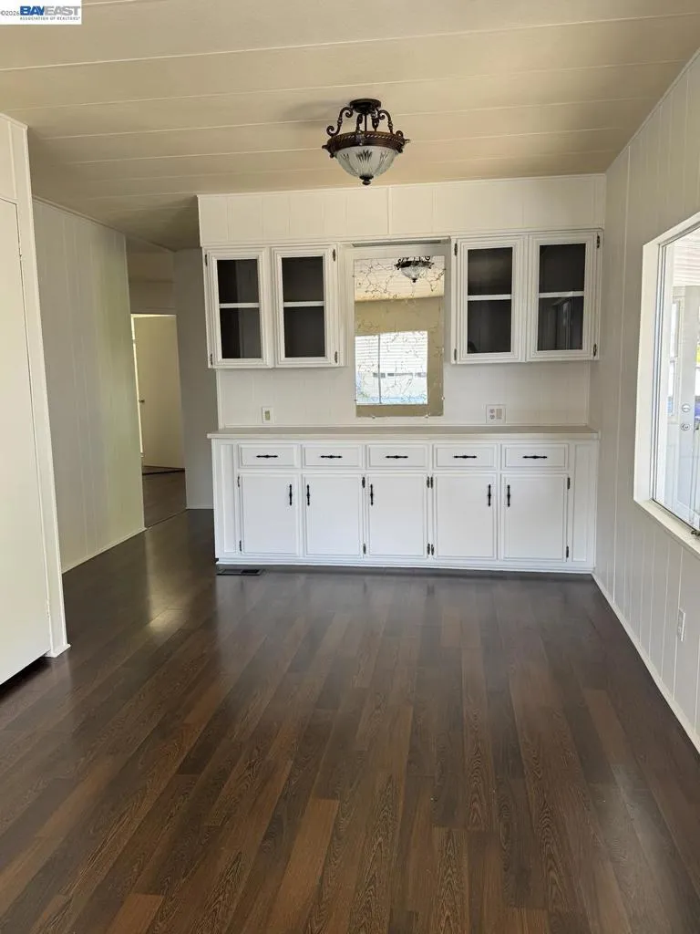 387 Santa Paula San Leandro, CA 94579