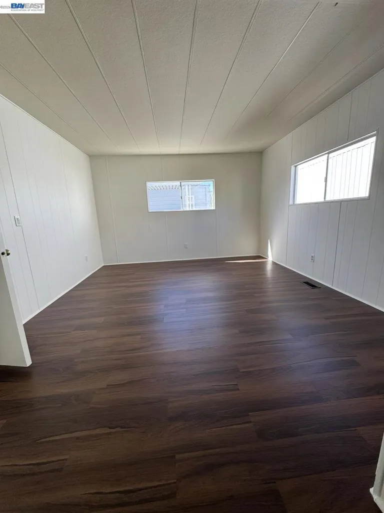 387 Santa Paula San Leandro, CA 94579
