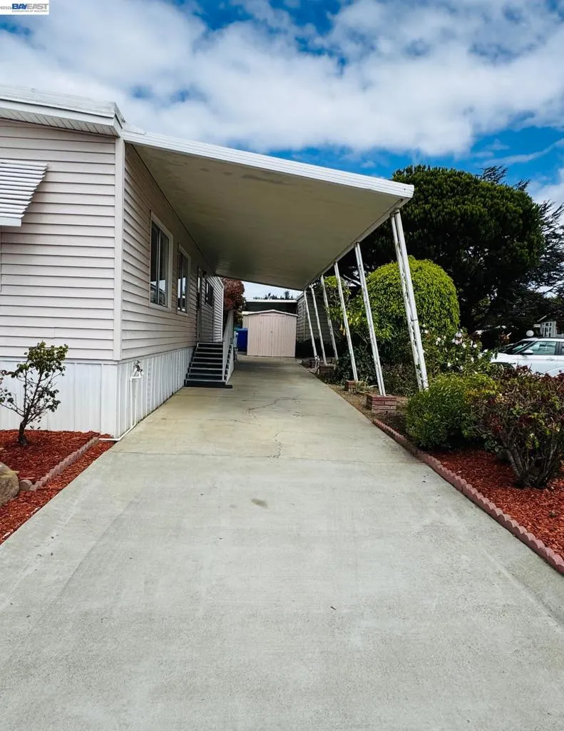 387 Santa Paula San Leandro, CA 94579
