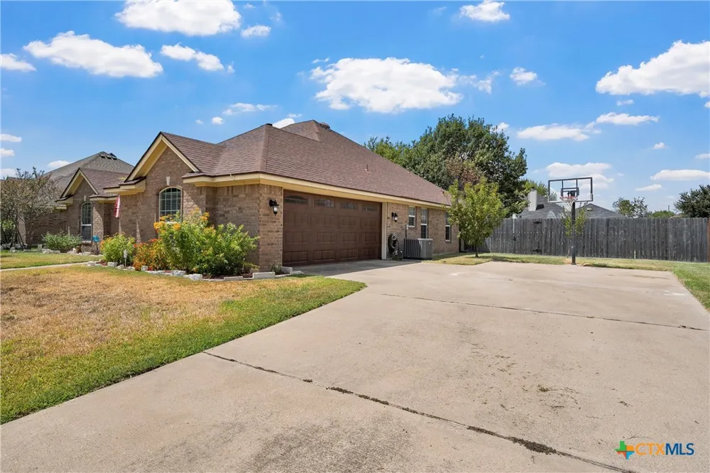 112 Arbor Drive Little River Academy, TX 76554