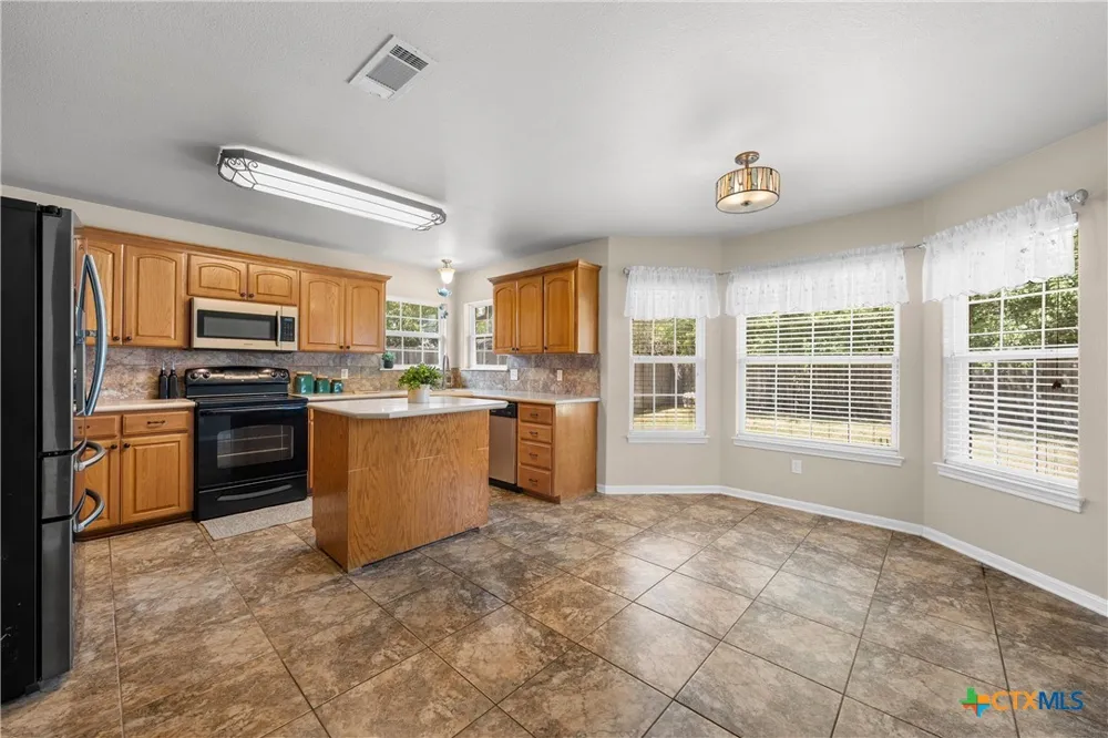112 Arbor Drive Little River Academy, TX 76554