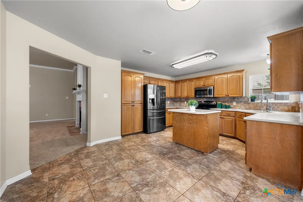 112 Arbor Drive Little River Academy, TX 76554