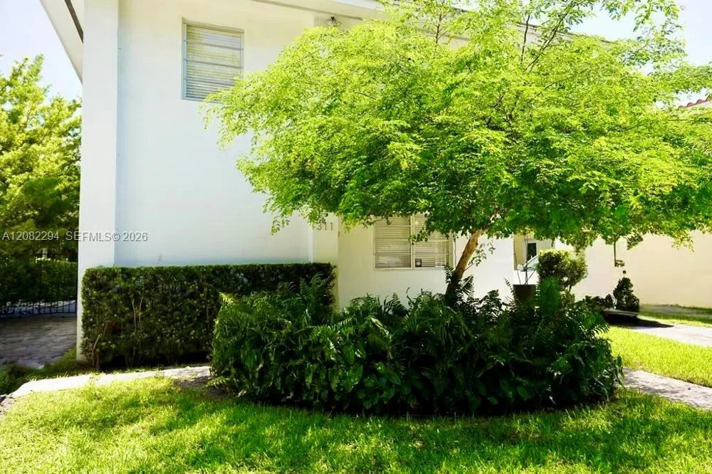 309 Bird Rd #309 Coral Gables, FL 33146