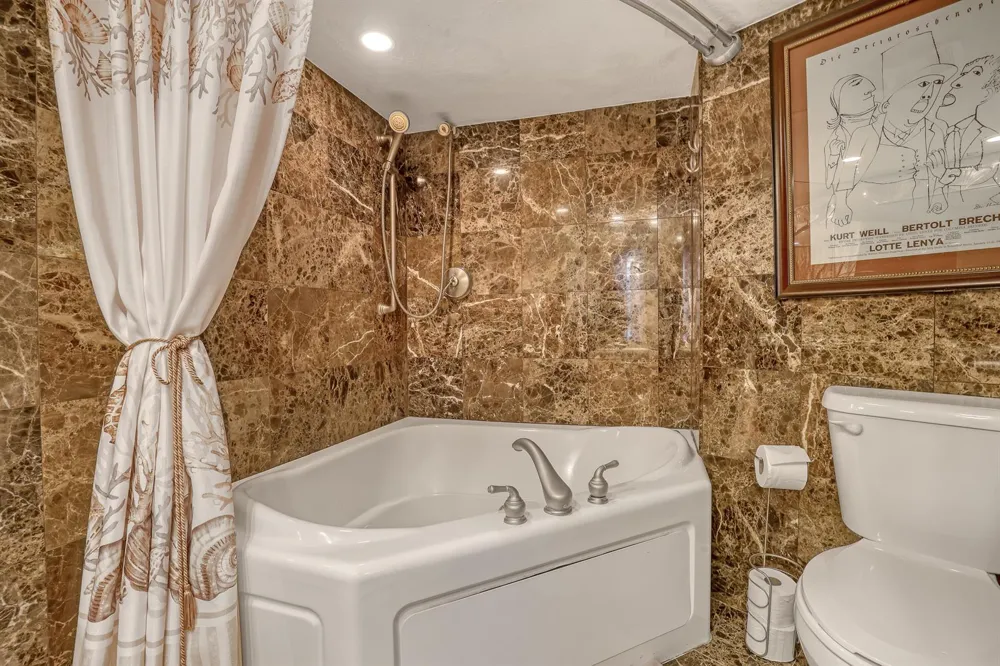 5420 Ocean Drive #1106 Singer Island, FL 33404
