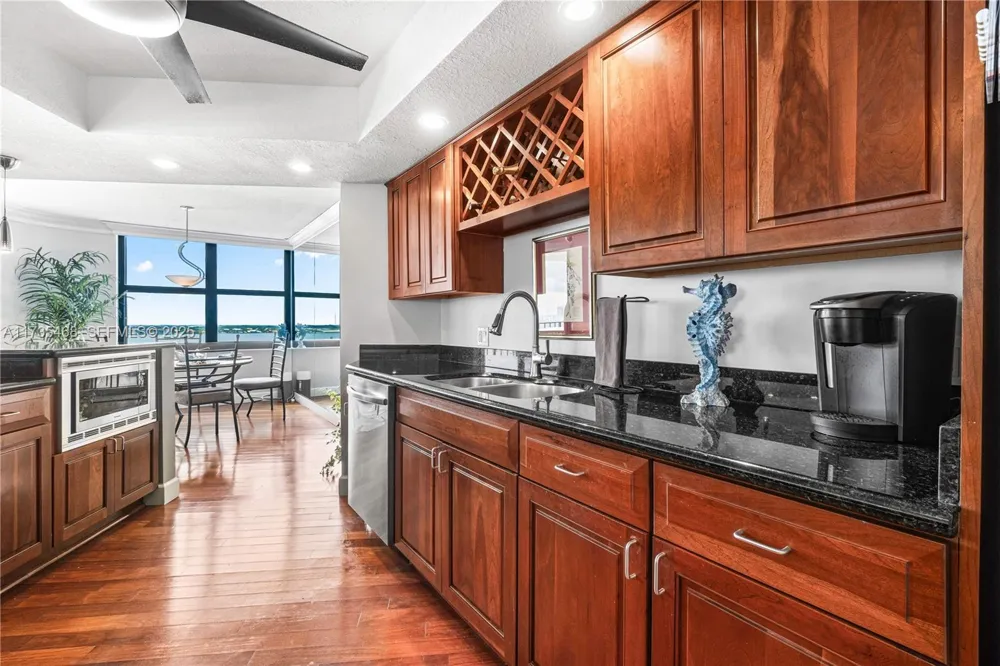 5420 Ocean Drive #1106 Singer Island, FL 33404