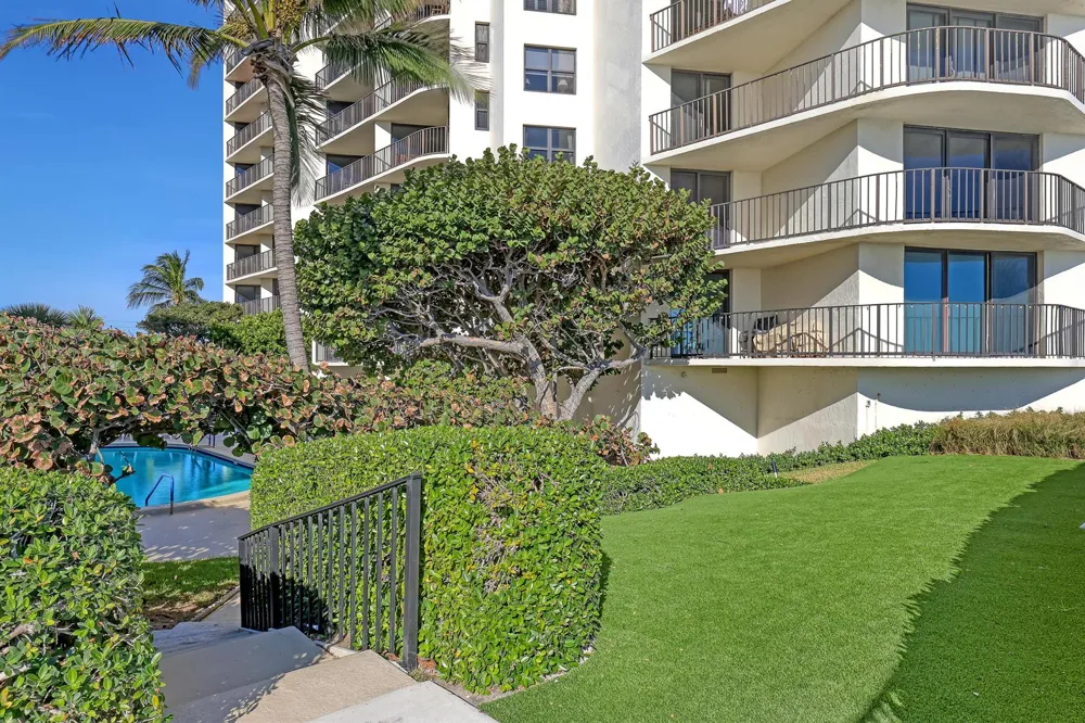 5420 Ocean Drive #1106 Singer Island, FL 33404
