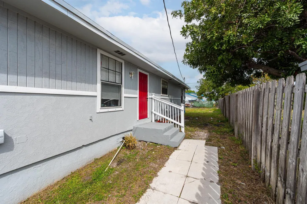 1488 W 31st Street Riviera Beach, FL 33404
