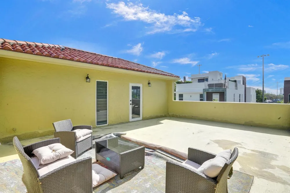 1411 NE 7th Street Fort Lauderdale, FL 33304