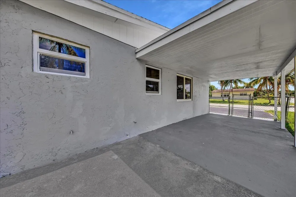 11 NE 28TH COURT Boynton Beach, FL 33435
