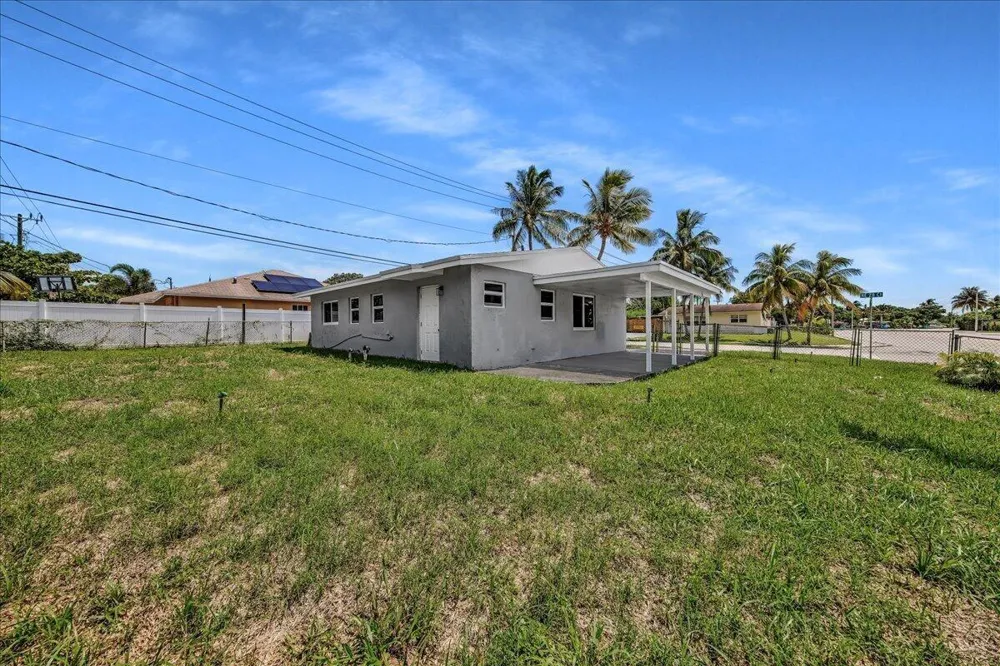11 NE 28TH COURT Boynton Beach, FL 33435