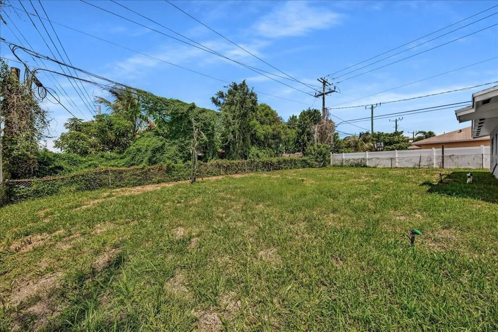 11 NE 28TH COURT Boynton Beach, FL 33435