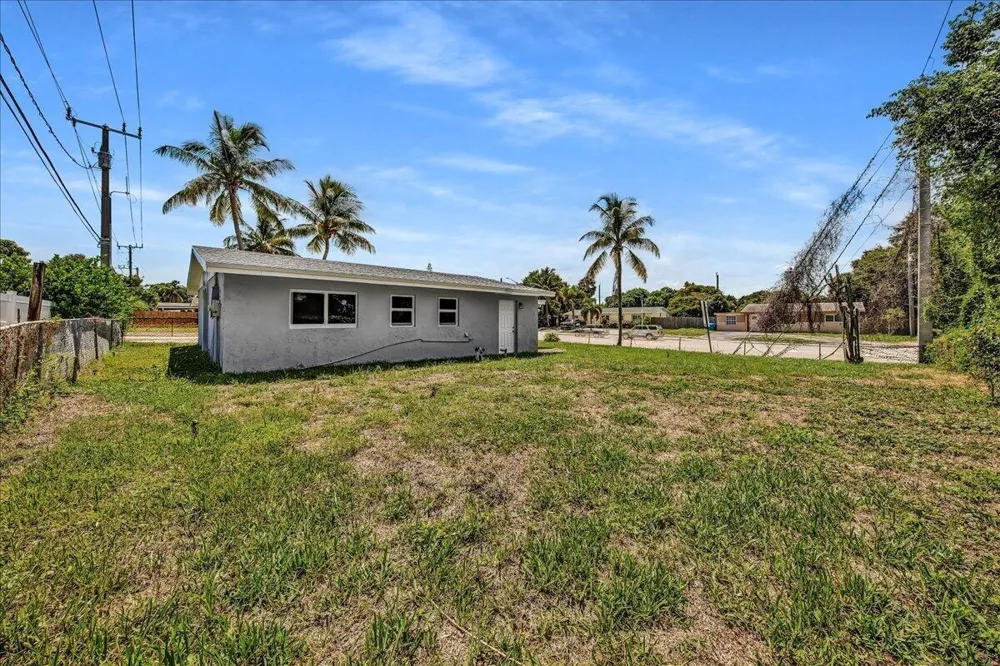 11 NE 28TH COURT Boynton Beach, FL 33435