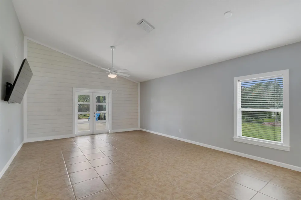 655 VALENCIA CIRCLE SW Vero Beach, FL 32968