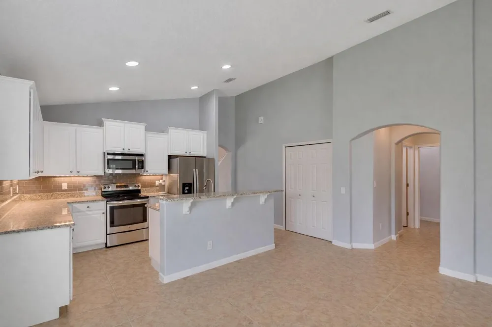 655 VALENCIA CIRCLE SW Vero Beach, FL 32968
