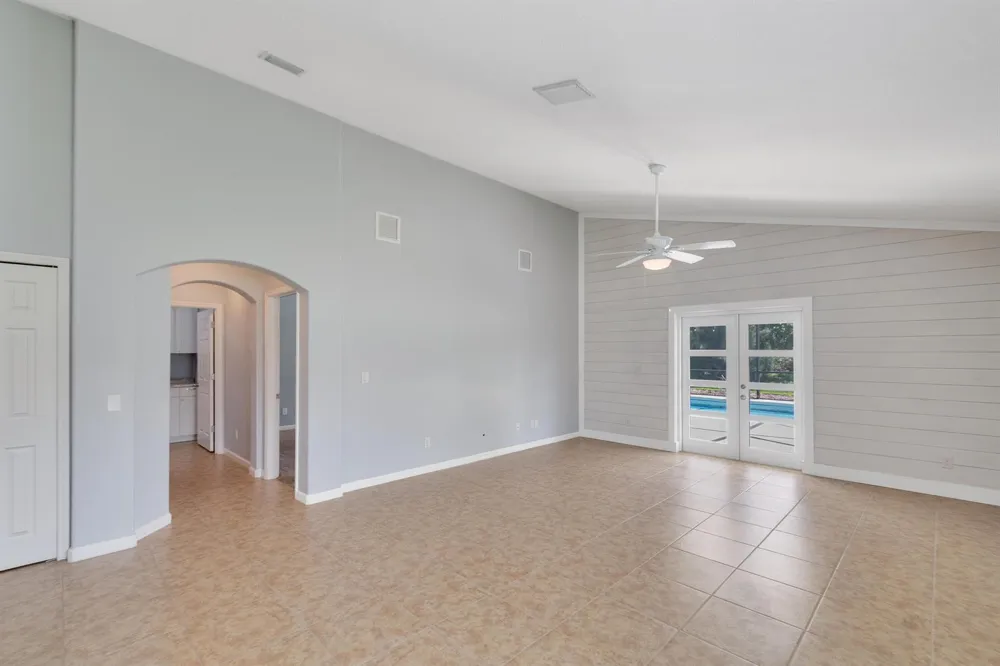 655 VALENCIA CIRCLE SW Vero Beach, FL 32968