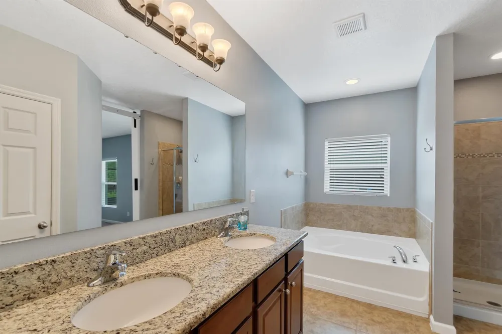 655 VALENCIA CIRCLE SW Vero Beach, FL 32968