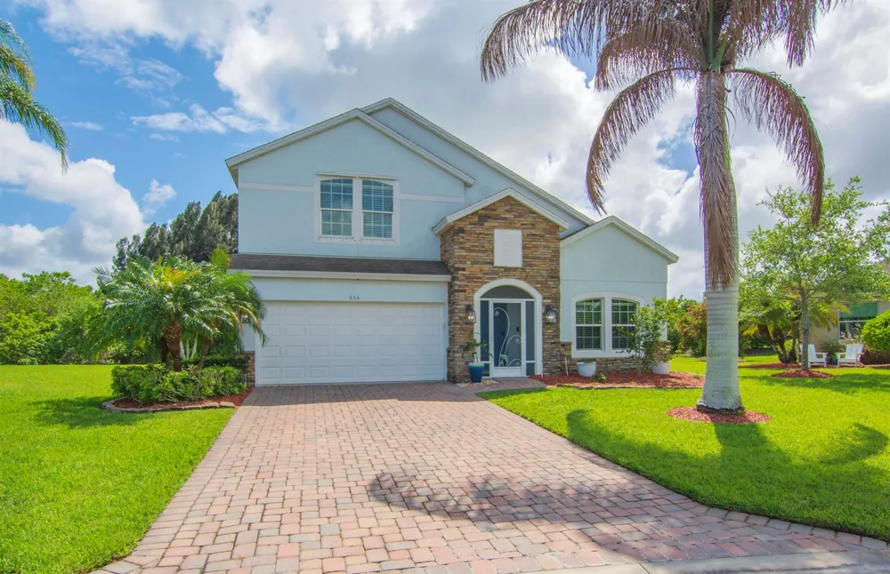 655 VALENCIA CIRCLE SW Vero Beach, FL 32968