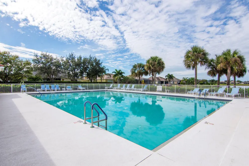 655 VALENCIA CIRCLE SW Vero Beach, FL 32968