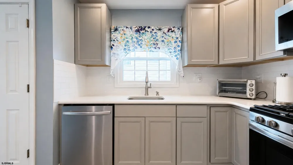 424 Simpson Ave Ocean City, NJ 08226