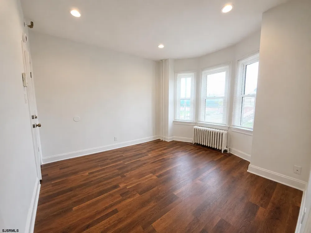 633 Arctic Ave Atlantic City, NJ 08401