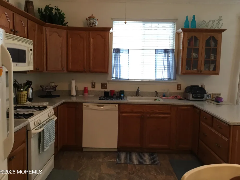 76 Robin Lane Barnegat, NJ 08005