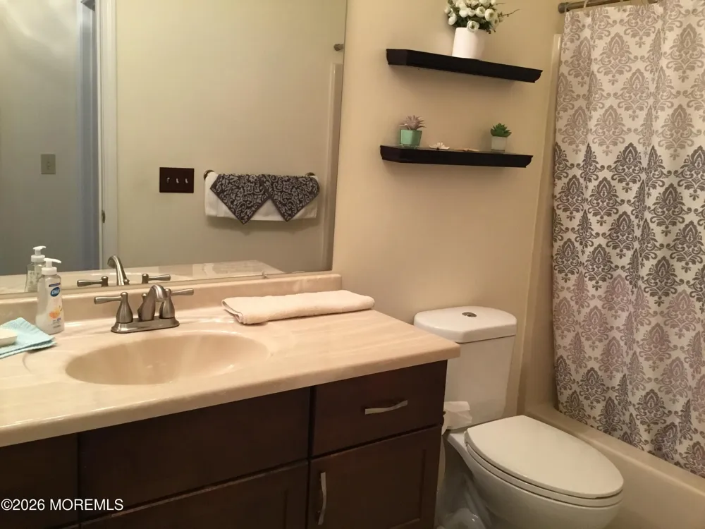 76 Robin Lane Barnegat, NJ 08005