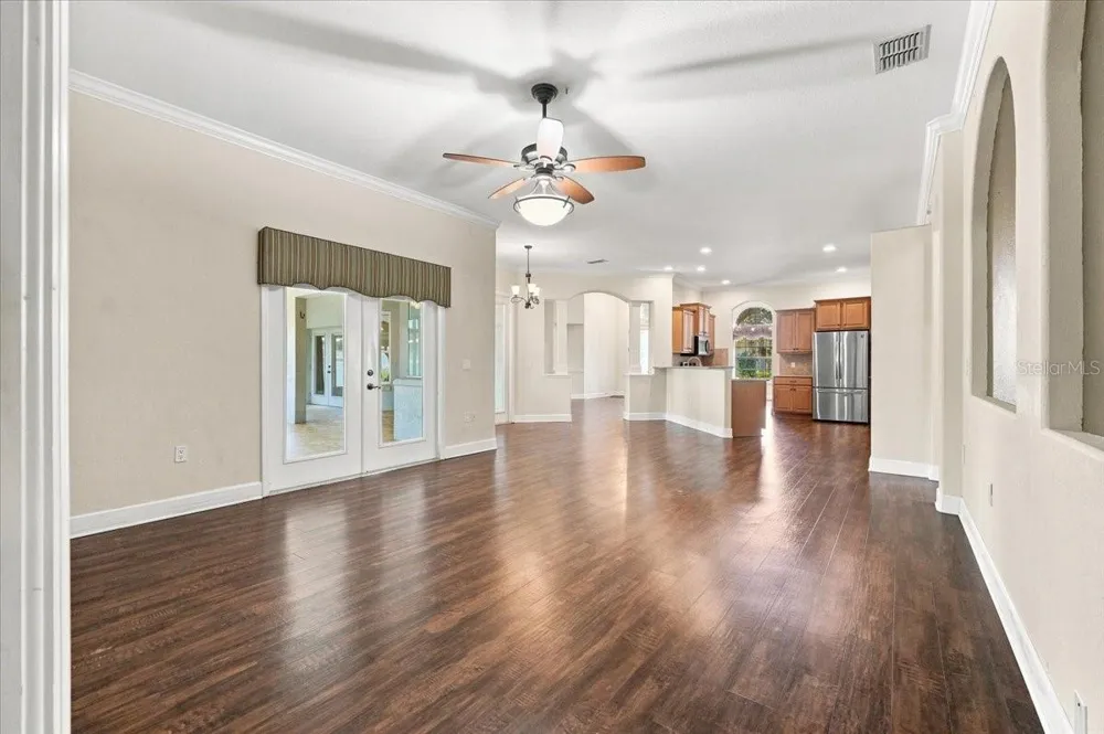 230 LAKE ARIETTA COURT Auburndale, FL 33823