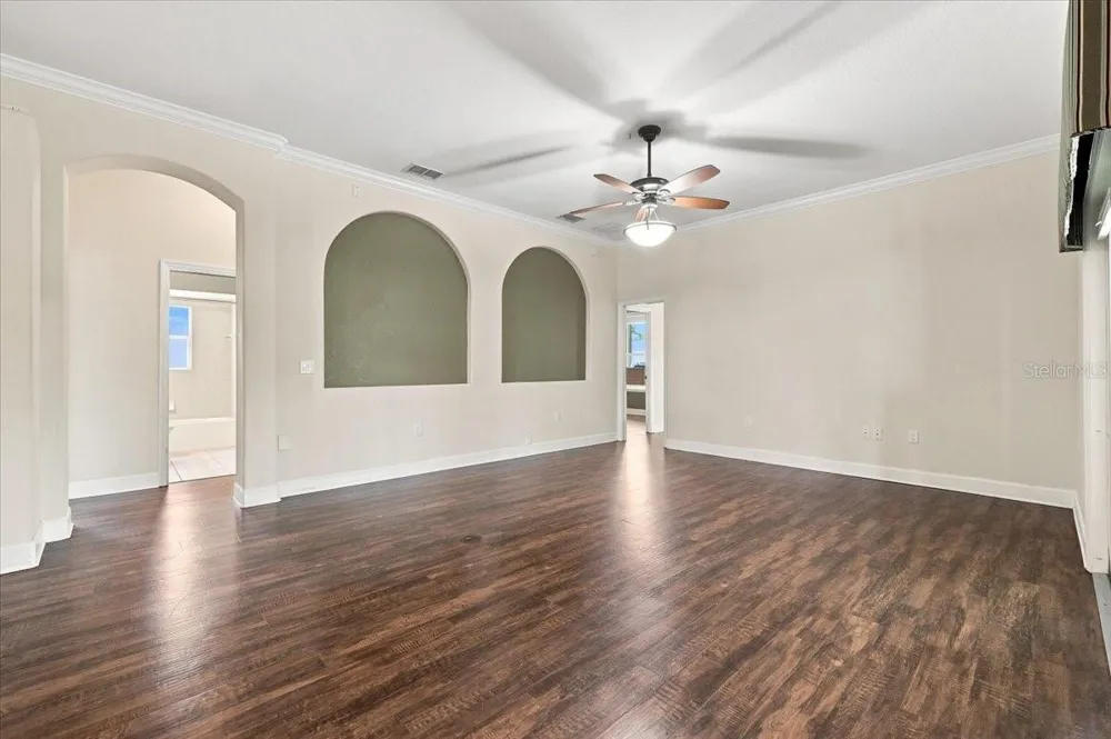 230 LAKE ARIETTA COURT Auburndale, FL 33823