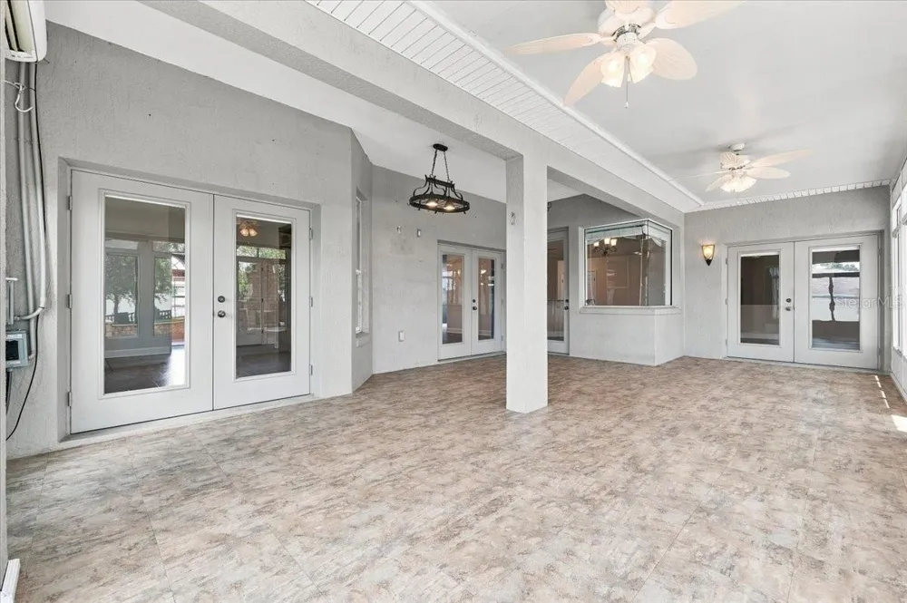 230 LAKE ARIETTA COURT Auburndale, FL 33823