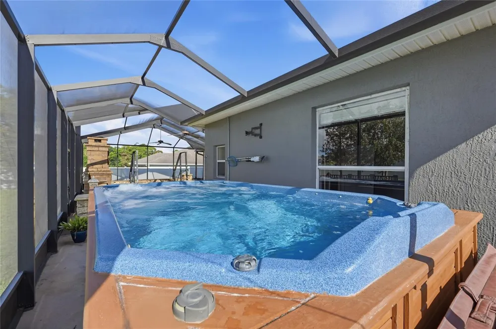 230 LAKE ARIETTA COURT Auburndale, FL 33823