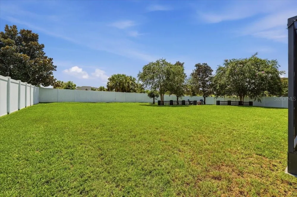 230 LAKE ARIETTA COURT Auburndale, FL 33823