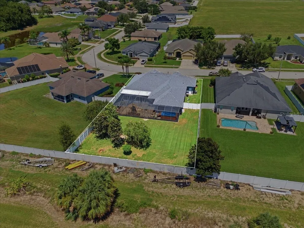 230 LAKE ARIETTA COURT Auburndale, FL 33823