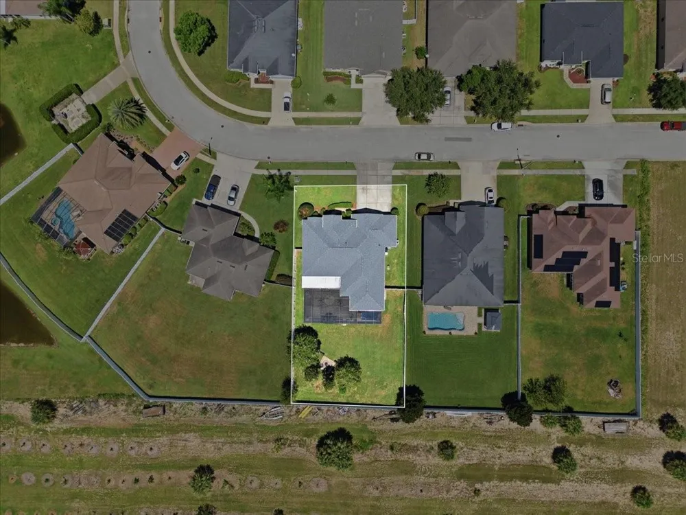 230 LAKE ARIETTA COURT Auburndale, FL 33823