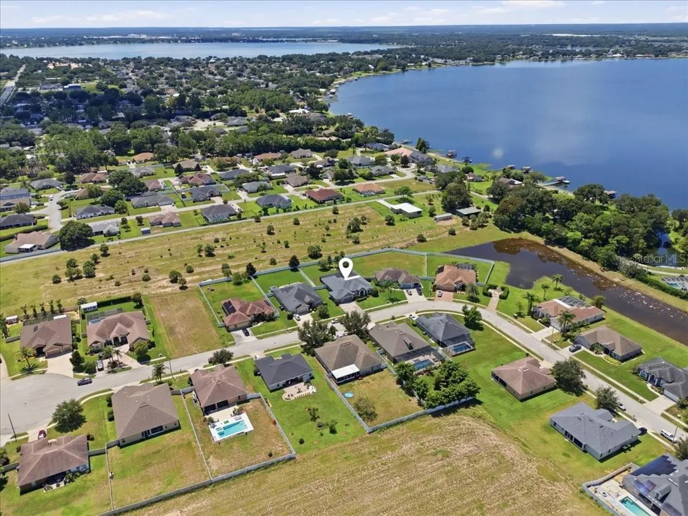 230 LAKE ARIETTA COURT Auburndale, FL 33823
