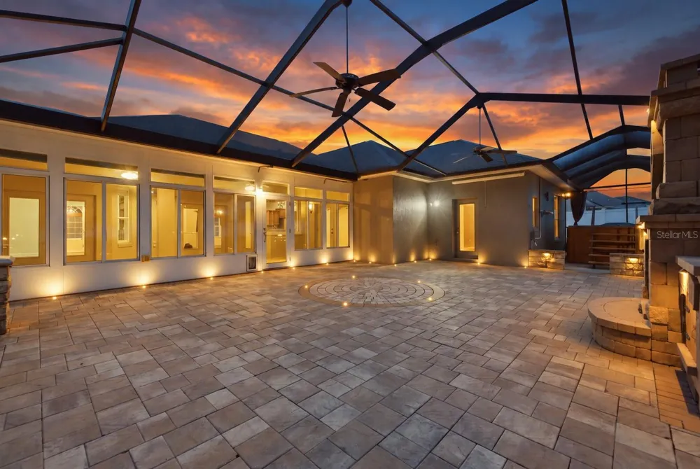 230 LAKE ARIETTA COURT Auburndale, FL 33823