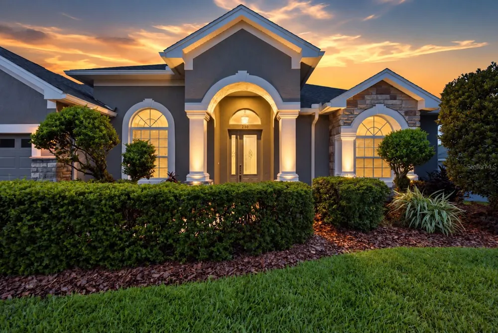 230 LAKE ARIETTA COURT Auburndale, FL 33823