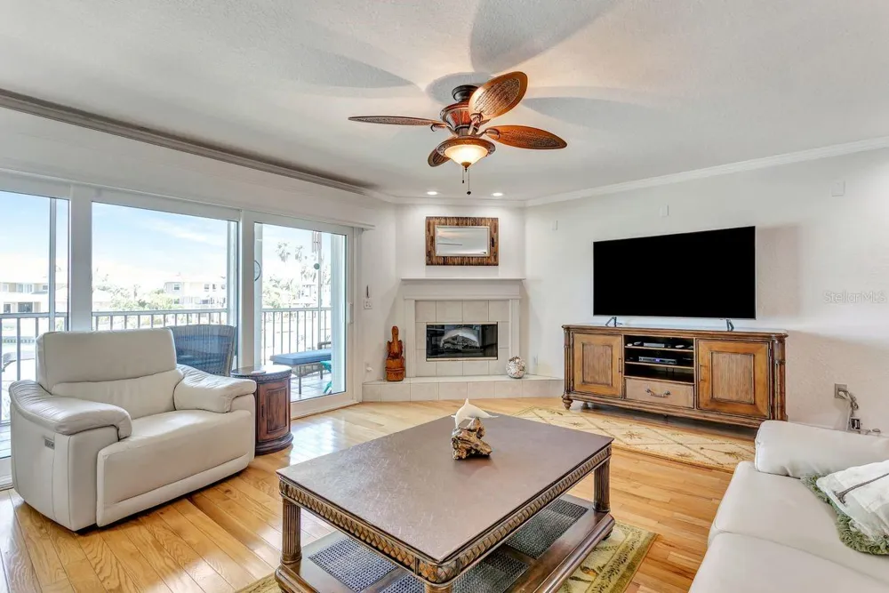 521 PINELLAS BAYWAY S #105 Tierra Verde, FL 33715