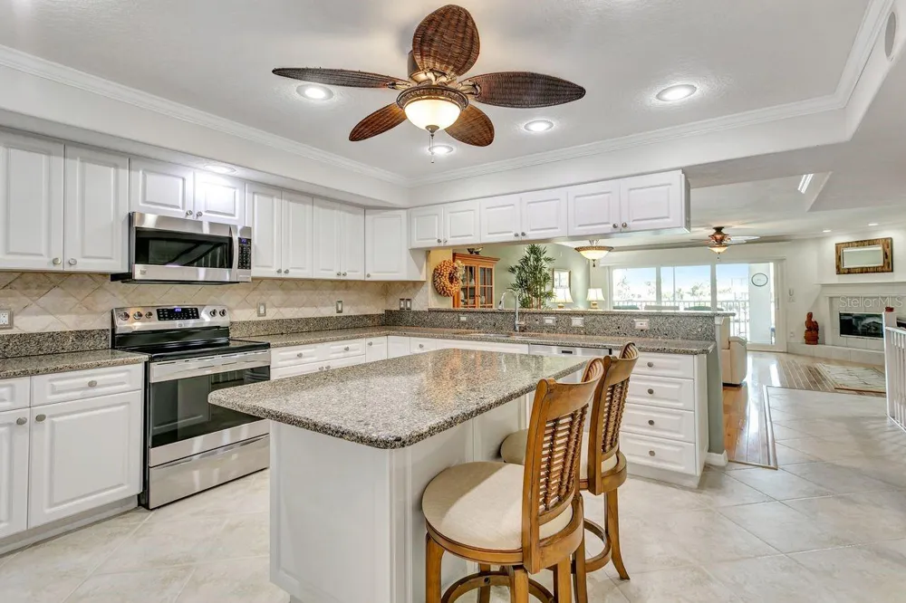 521 PINELLAS BAYWAY S #105 Tierra Verde, FL 33715