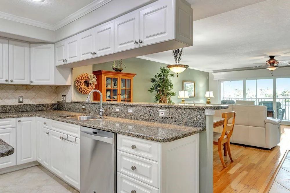 521 PINELLAS BAYWAY S #105 Tierra Verde, FL 33715